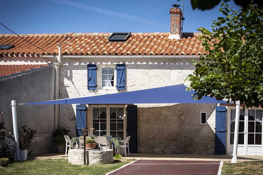 1-Voiles-dombrage-triangulaire-bleu (1)