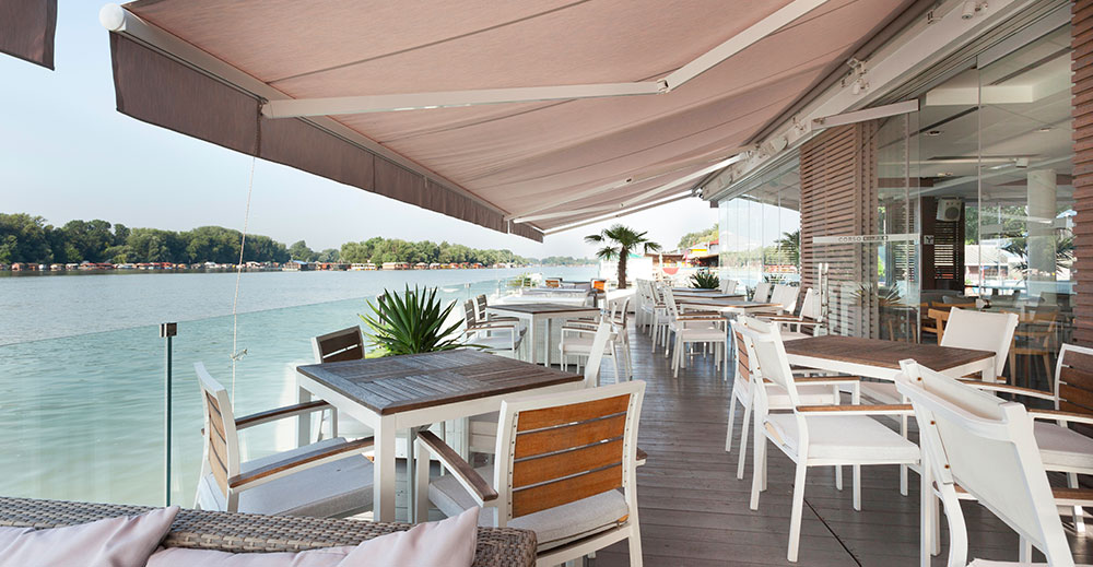 L’attribut alt de cette image est vide, son nom de fichier est 0-Store-exterieur-design-terrasse-restaurant-1.jpg.