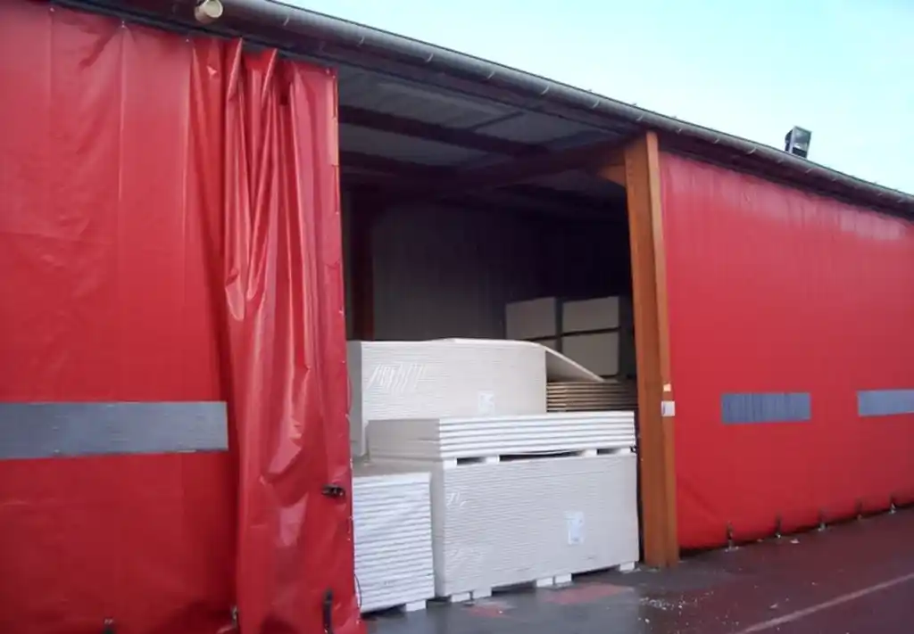 1-Rideaux de protection pour protéger les stocks
