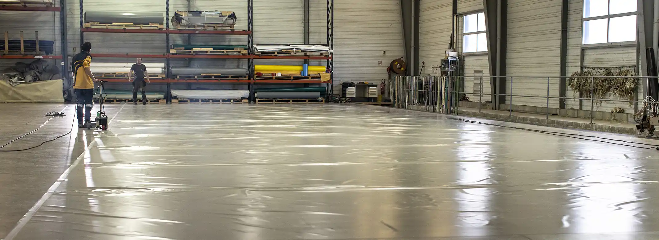 Bache d'envergure dans les ateliers Sofareb en Vendée