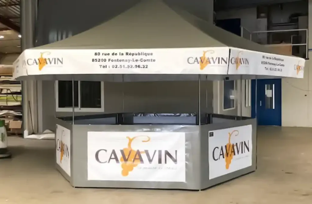 Stand personnalisé pour l'entreprise Cave à Vins à Fontenay-le-comte