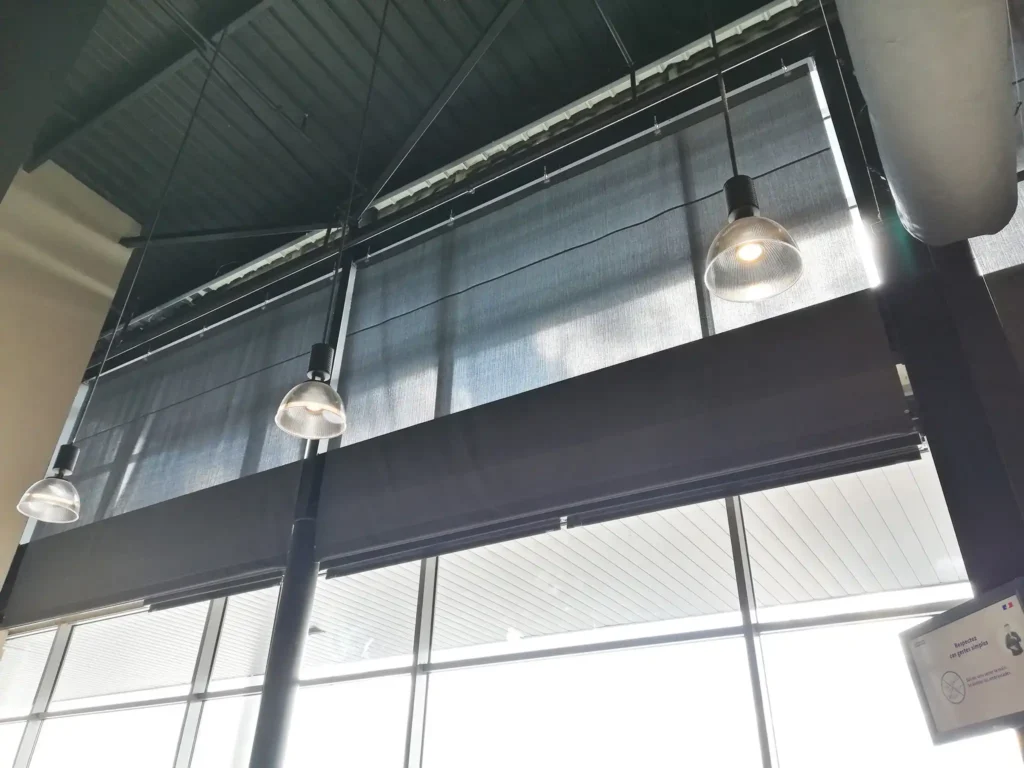 Store toile intérieur