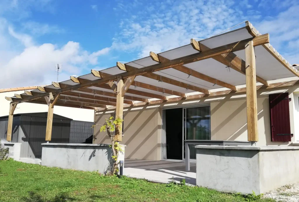 Toile tendues pour pergola