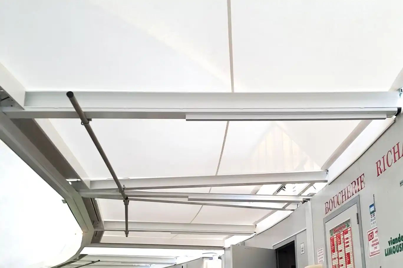 Toiles tendues blanche