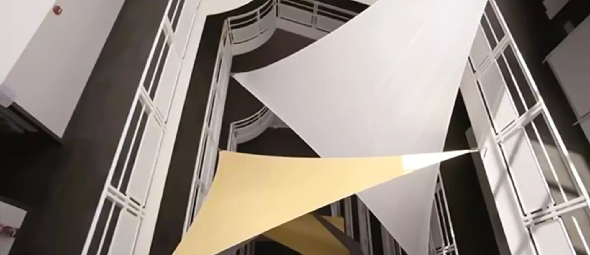 _Voiles acoustiques hall d'entreprise